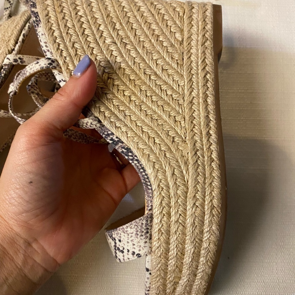 Aldo White and Tan Wedges with Strappy Design size 8.5 - Picture 11 of 15